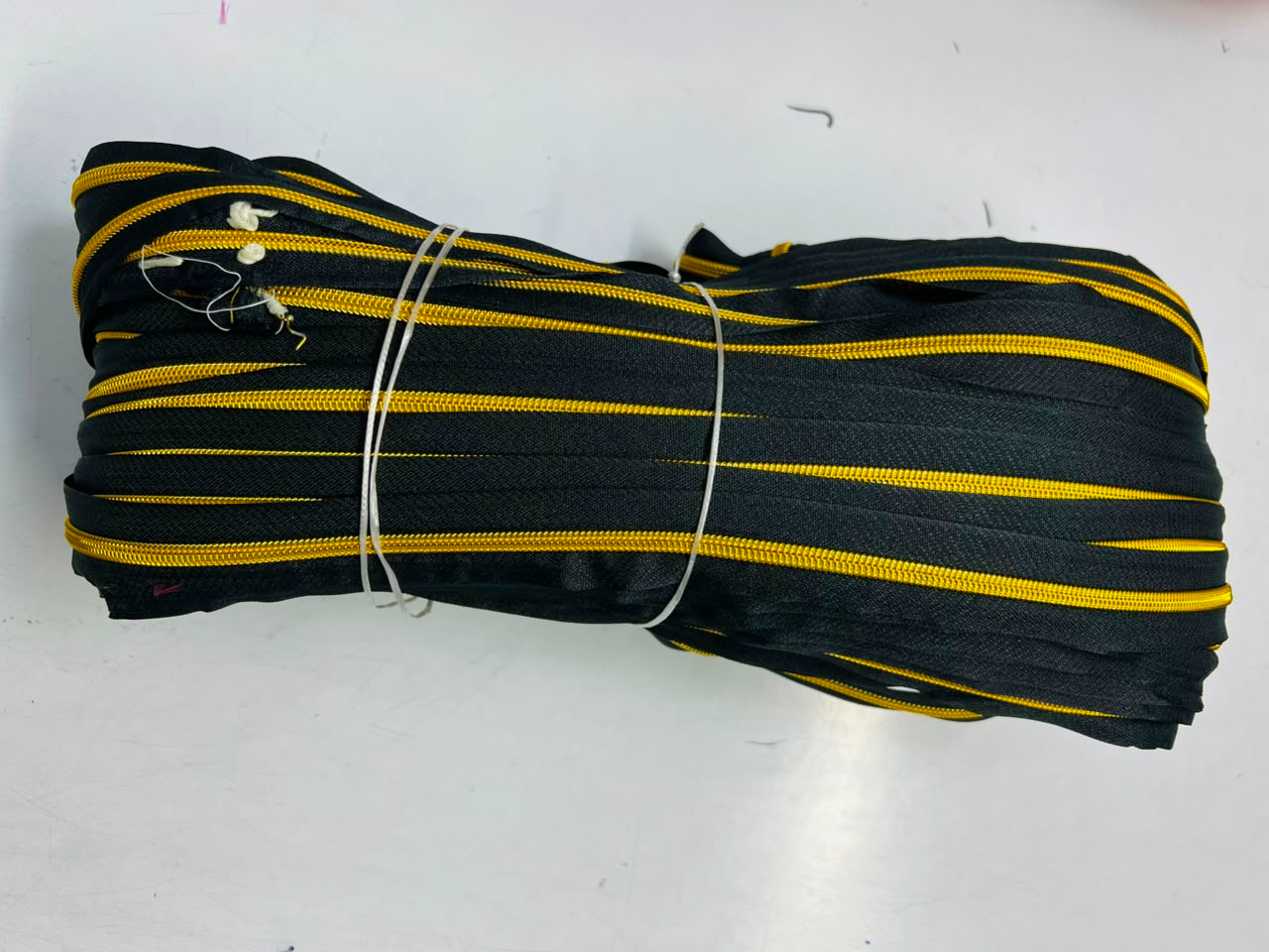 Zip Multi color 5 Number ( pack of 5 meter )